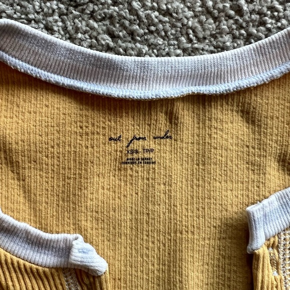 Urban Outfitters out from under go for gold seamless top - Picture 4 of 5